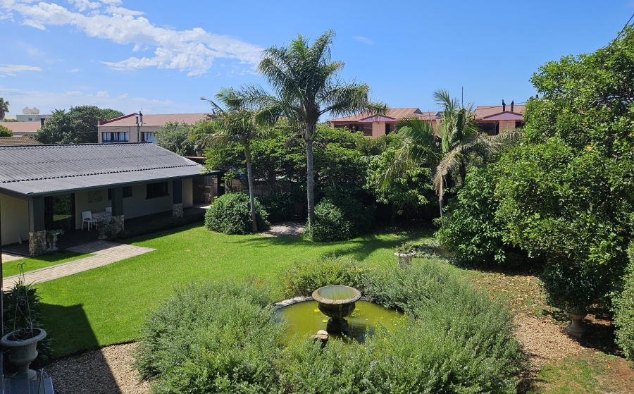 9 Bedroom Property for Sale in Wavecrest Eastern Cape